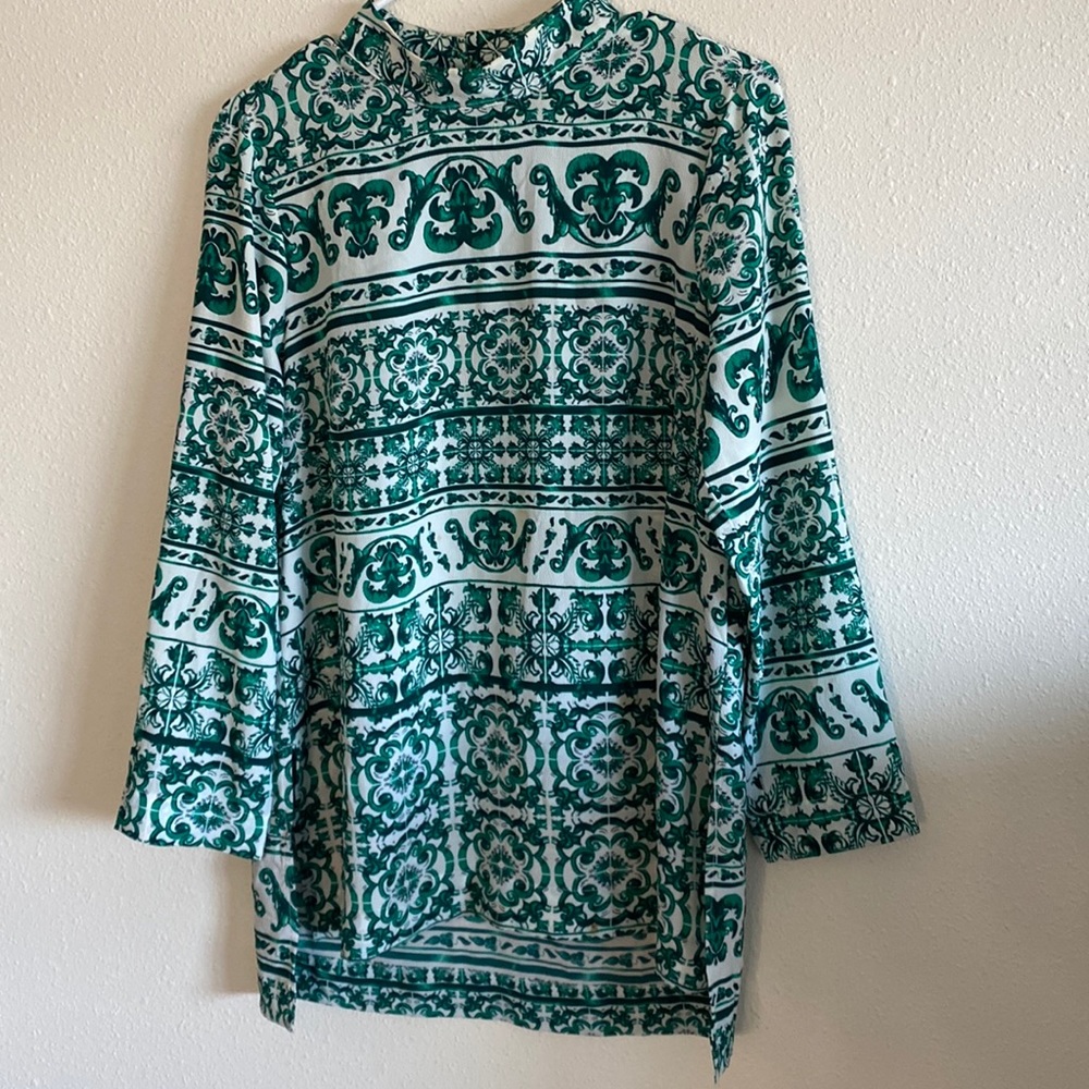 H & M English Garden Green and White Shirt